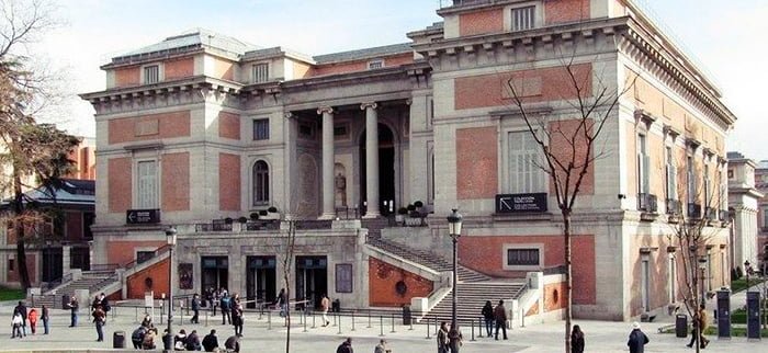 Hostal Bruña y Paseo del Prado Madrid