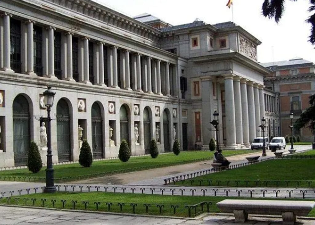 Museo del Prado en el Paseo del Prado, cerca de Hostal Bruña y Paseo del Prado Madrid