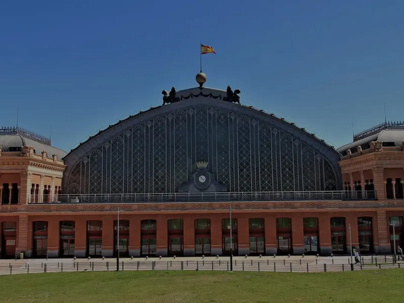 Estación de Atocha en Madrid, cerca del Hostal Bruña